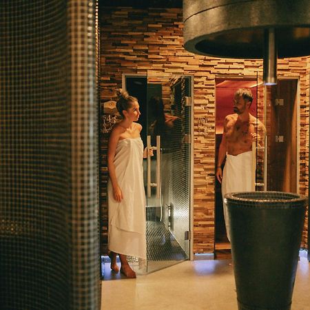 Grund Resort Golf And Ski Mladé Buky Екстериор снимка