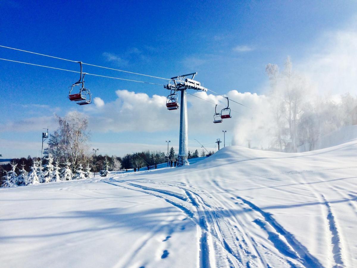 Grund Resort Golf And Ski Mladé Buky Екстериор снимка