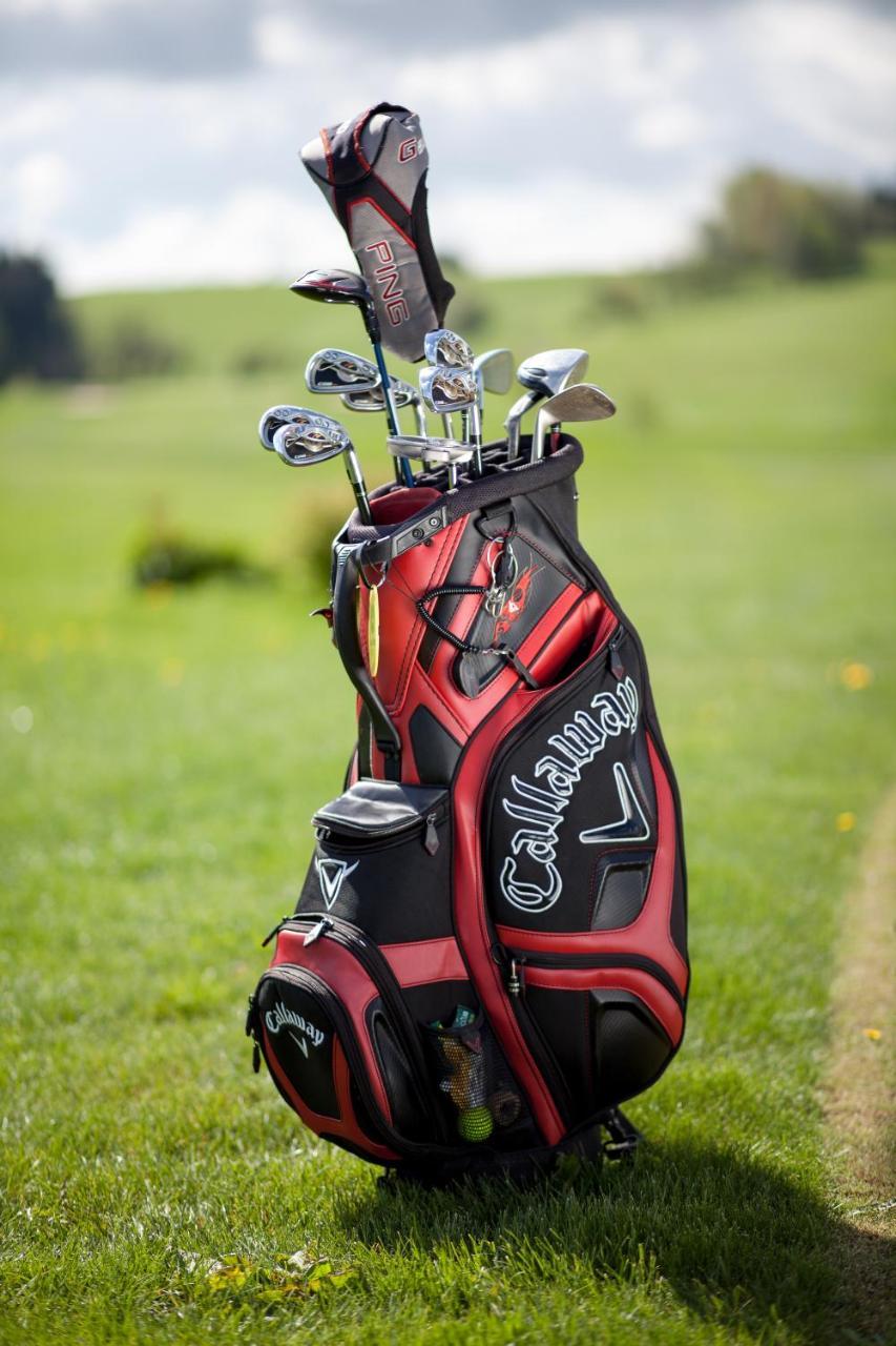 Grund Resort Golf And Ski Mladé Buky Екстериор снимка