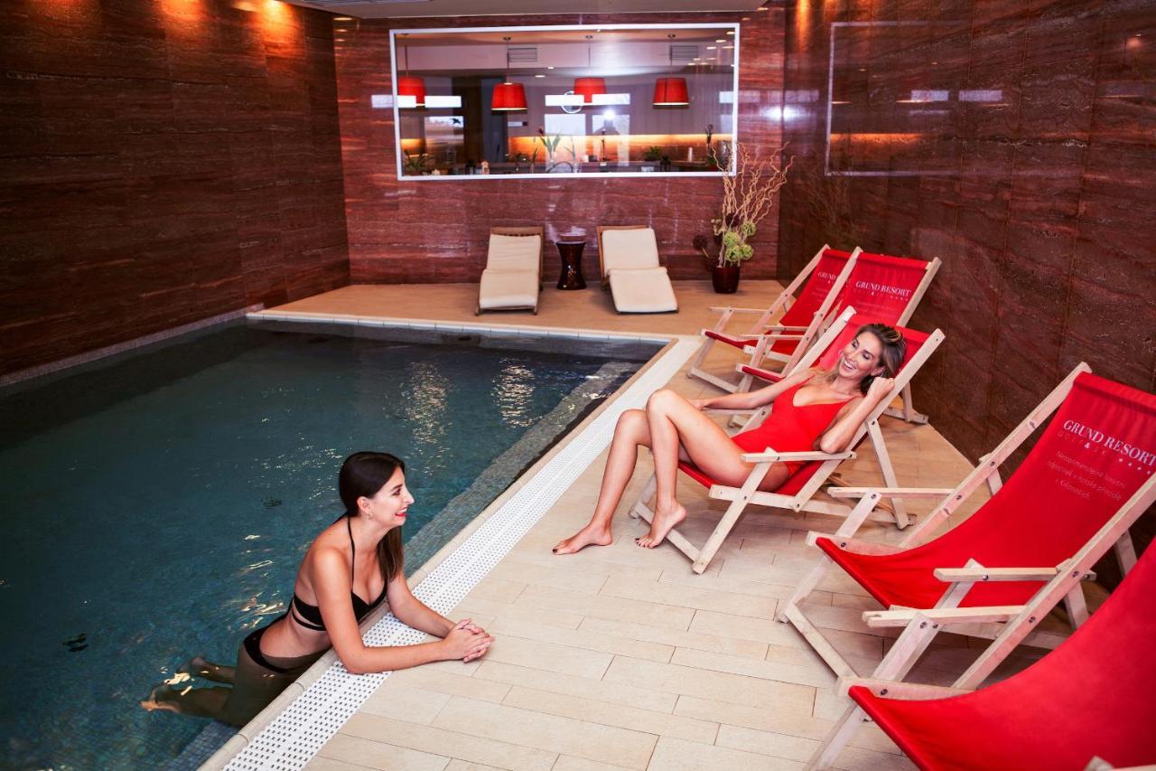 Grund Resort Golf And Ski Mladé Buky Екстериор снимка