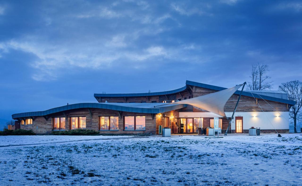Grund Resort Golf And Ski Mladé Buky Екстериор снимка