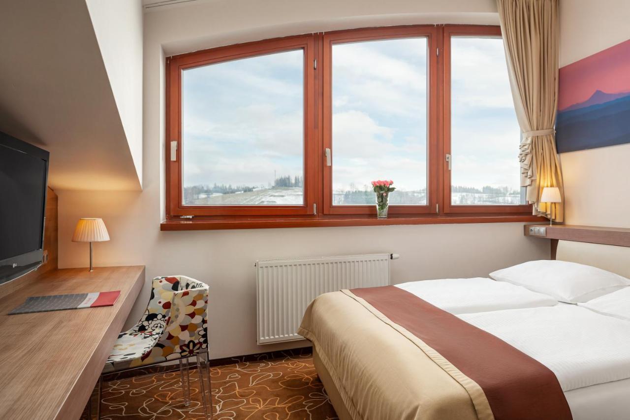Grund Resort Golf And Ski Mladé Buky Екстериор снимка
